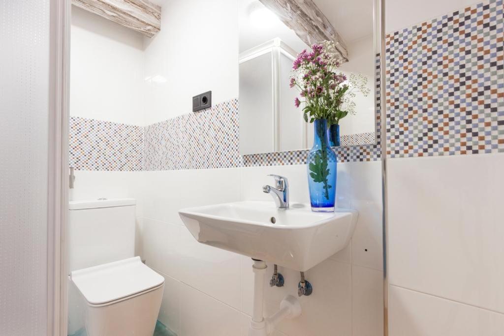 Apartamento Vintage En El Centro De Malaga Luaran gambar